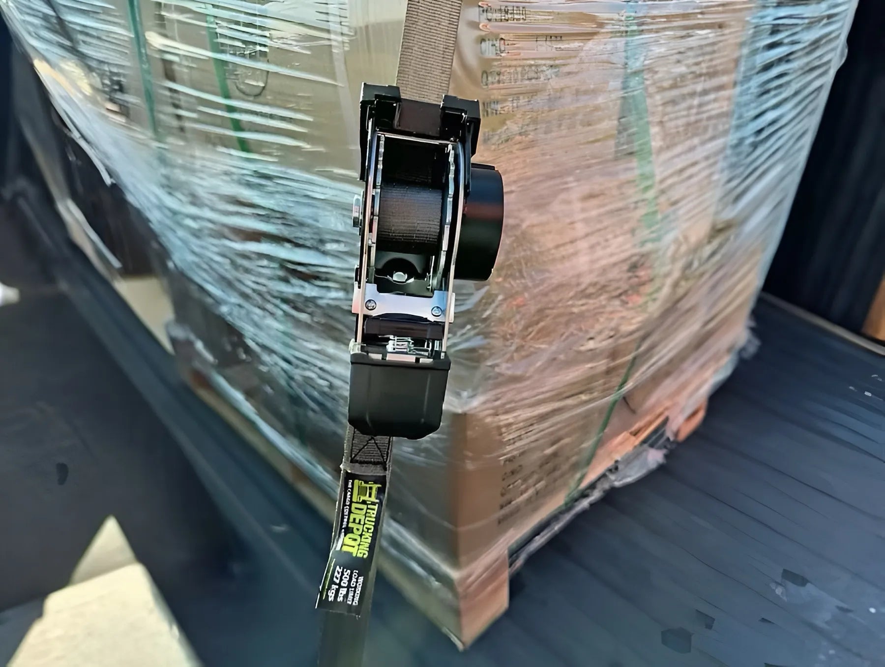 Stop Tangled Ratchet Straps - self-retracting ratchet strap