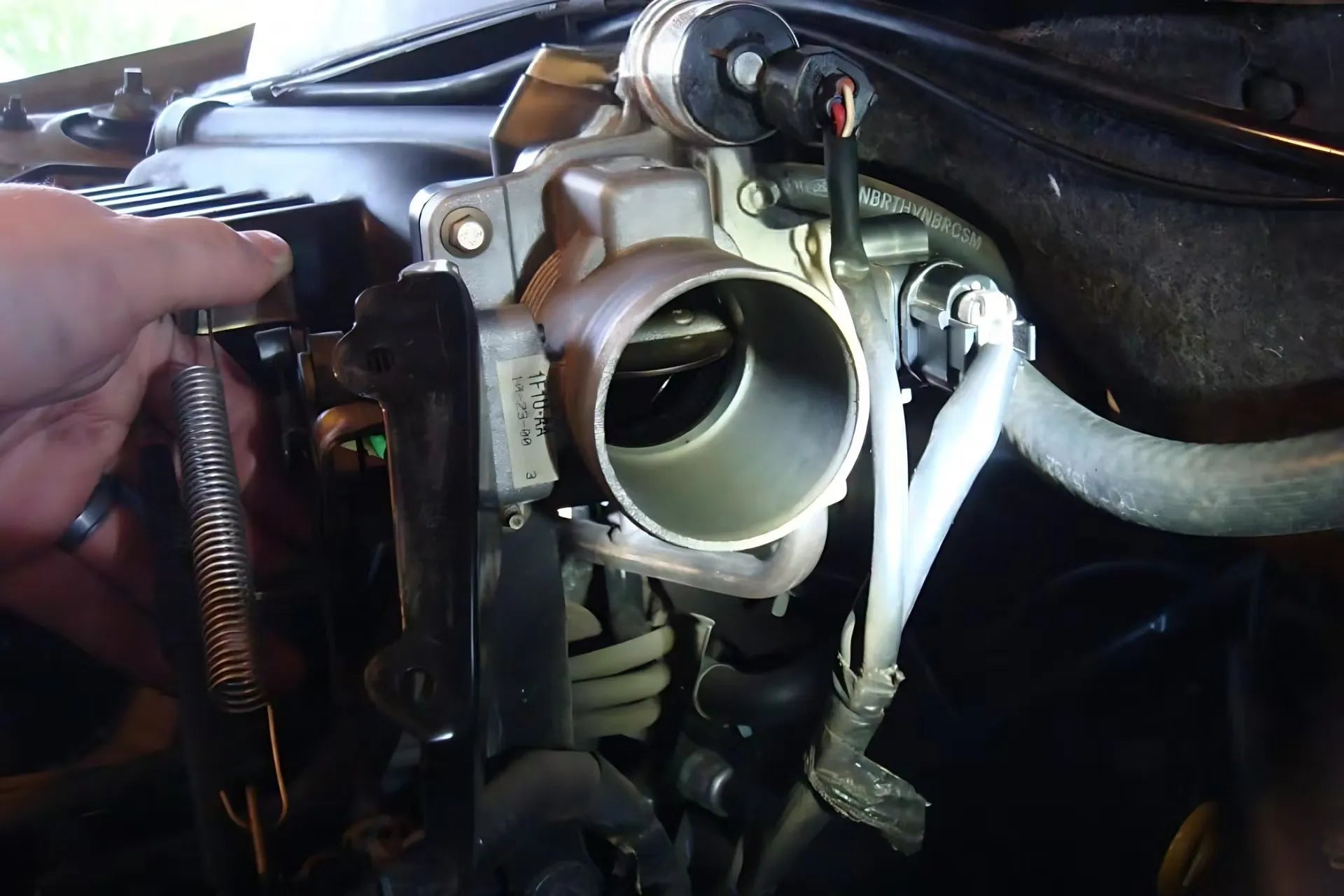 Com o motor com marcha lenta irregular? 5 Sinais de TPS ou CTS ruins ...