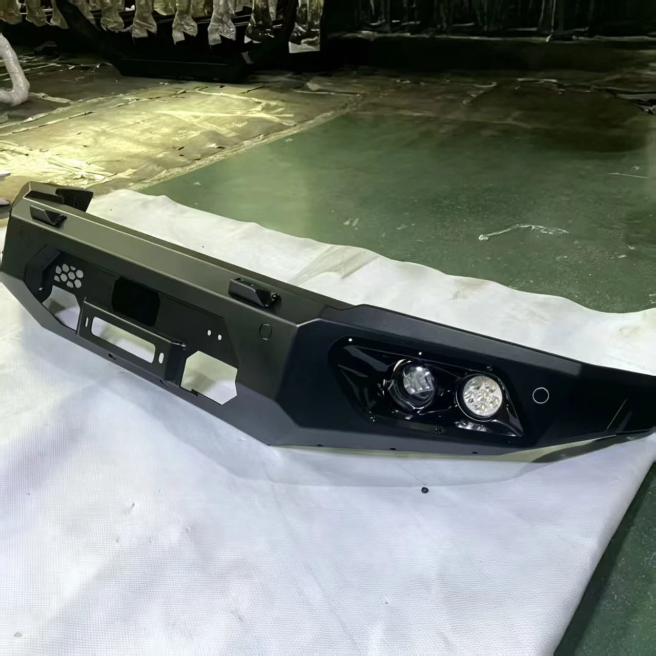 BYD Shark 6 Bull Bar, close-up - BYD - Shark 6