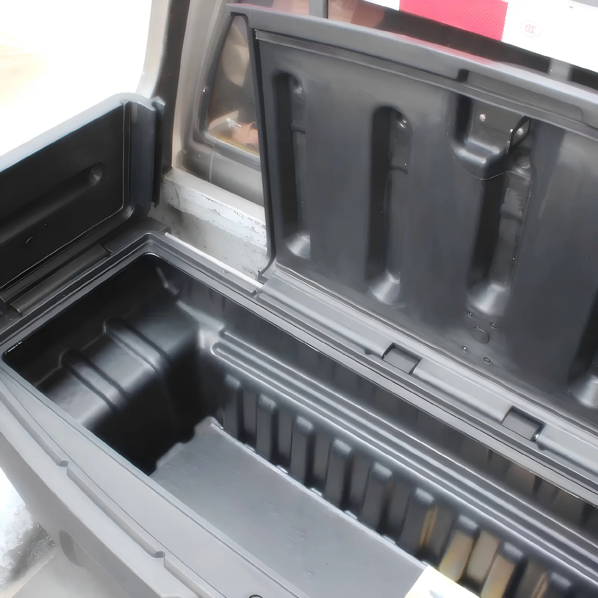 Secure Weather Resistant Pickup Truck Tool Storage Box for BYD Shark 6 / Amarok / GMC, side view