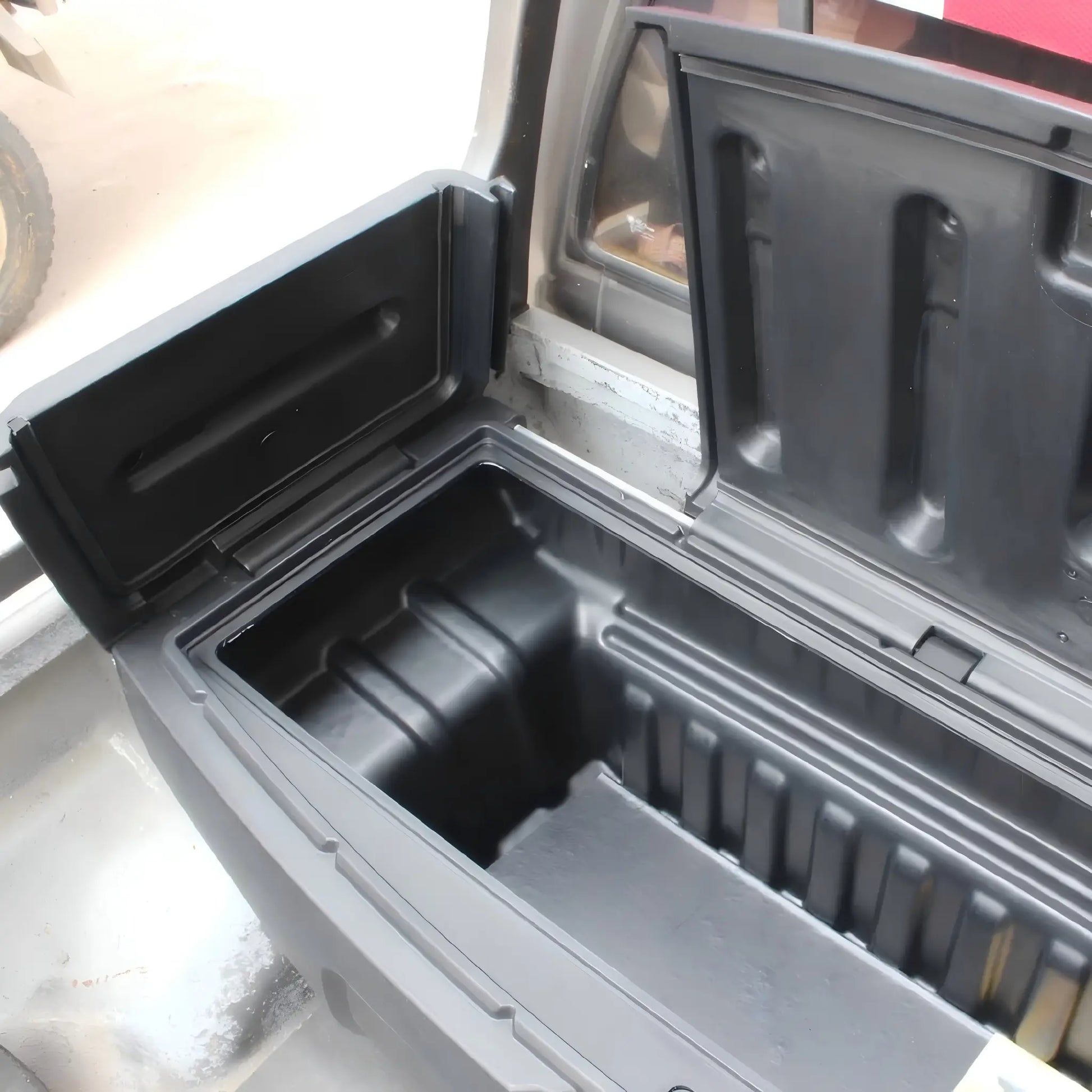 Secure Weather Resistant Pickup Truck Tool Storage Box for BYD Shark 6 / Amarok / GMC, installed view