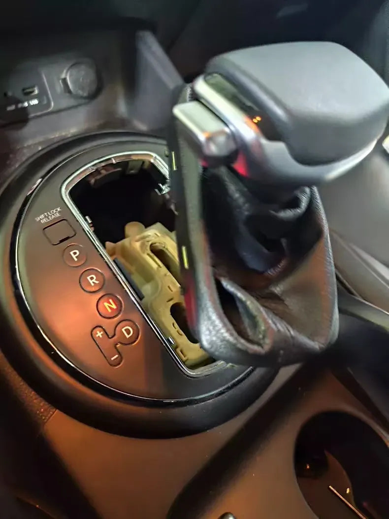 Kia Yacht Gear Shift Lever Knob Detail