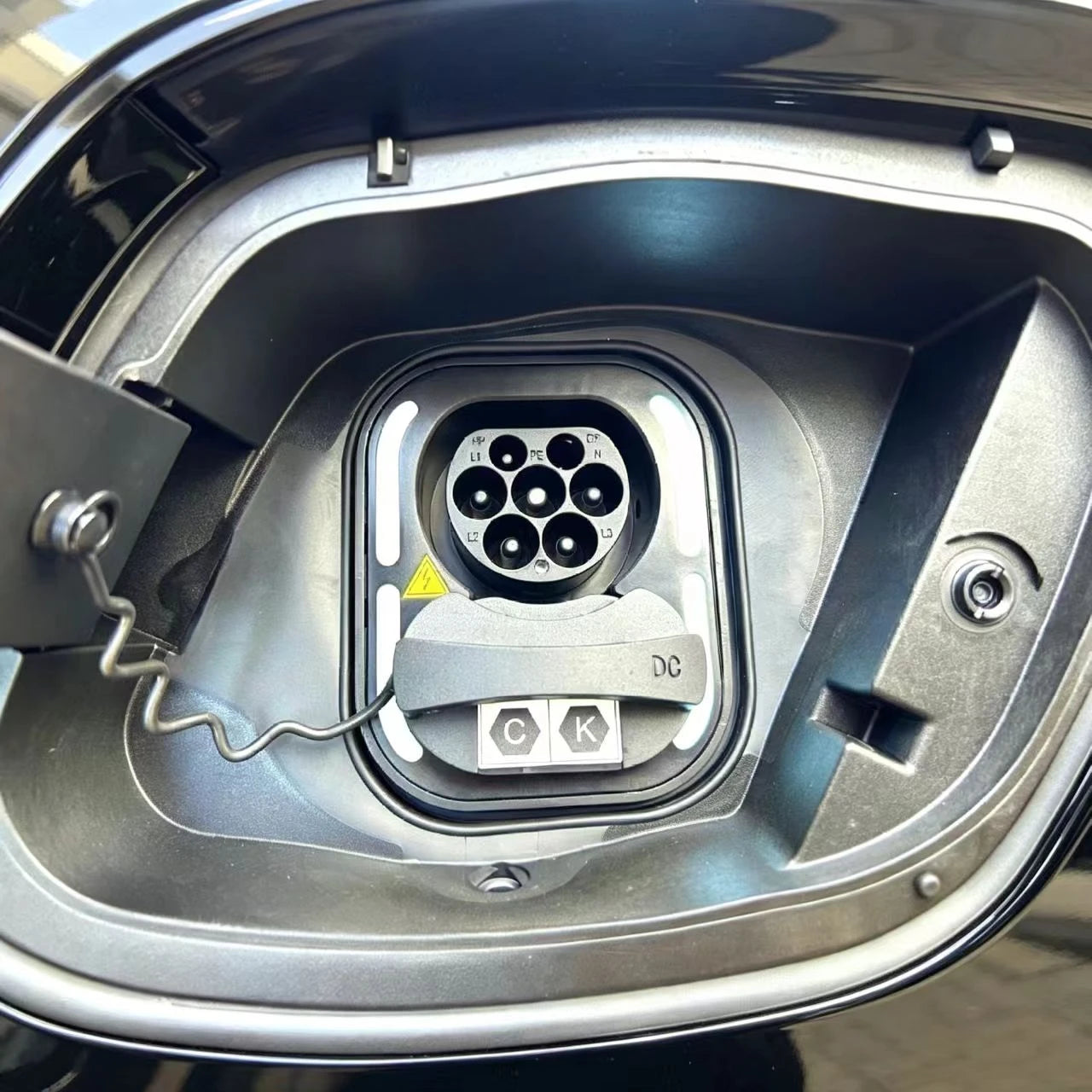 MG4 EV UK charging port