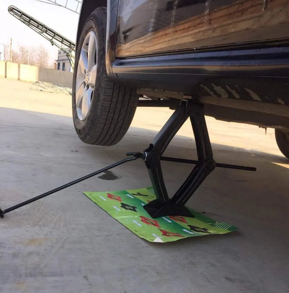 KIA Rio Forte Hand Cranked Jack (Hand Cranked Jack) Jack+tire wrench+joystick+tripod+trailer hook+tools
